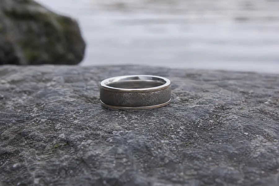The same ring in flat daylight showing a subtler look